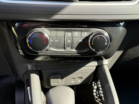 Certified 2024 Chevrolet TrailBlazer LT AWD/4WD image 21