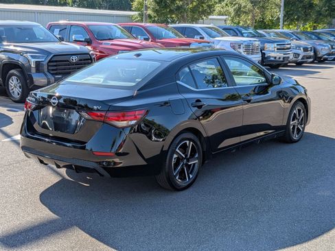 Used 2024 Nissan Sentra SV FWD image 3