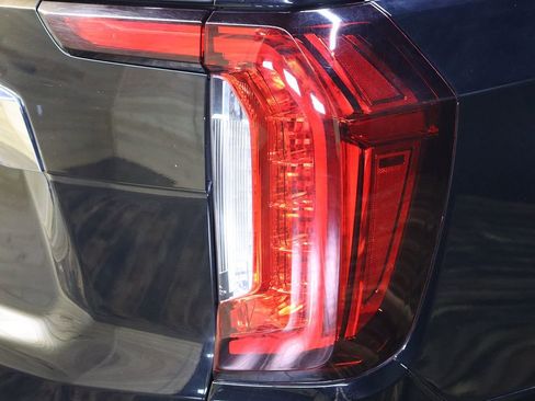 Used 2021 GMC Yukon SLT w/ SLT Premium Package image 21