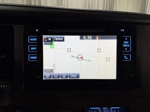 Used 2017 Toyota Sienna image 16