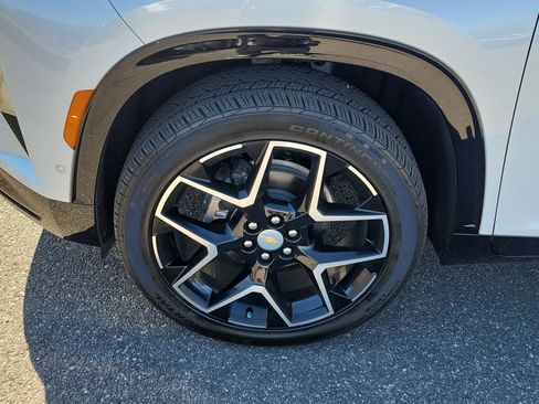 Used 2025 Chevrolet Traverse High Country w/ LPO, Floor Liner Package image 38