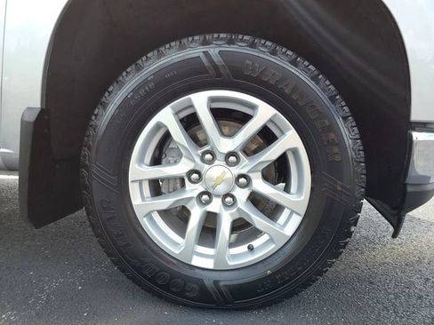 Used 2021 Chevrolet Silverado 1500 LT AWD/4WD image 12