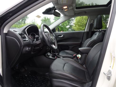 Used 2021 Jeep Compass Limited w/ Sun and Sound Group AWD/4WD image 2