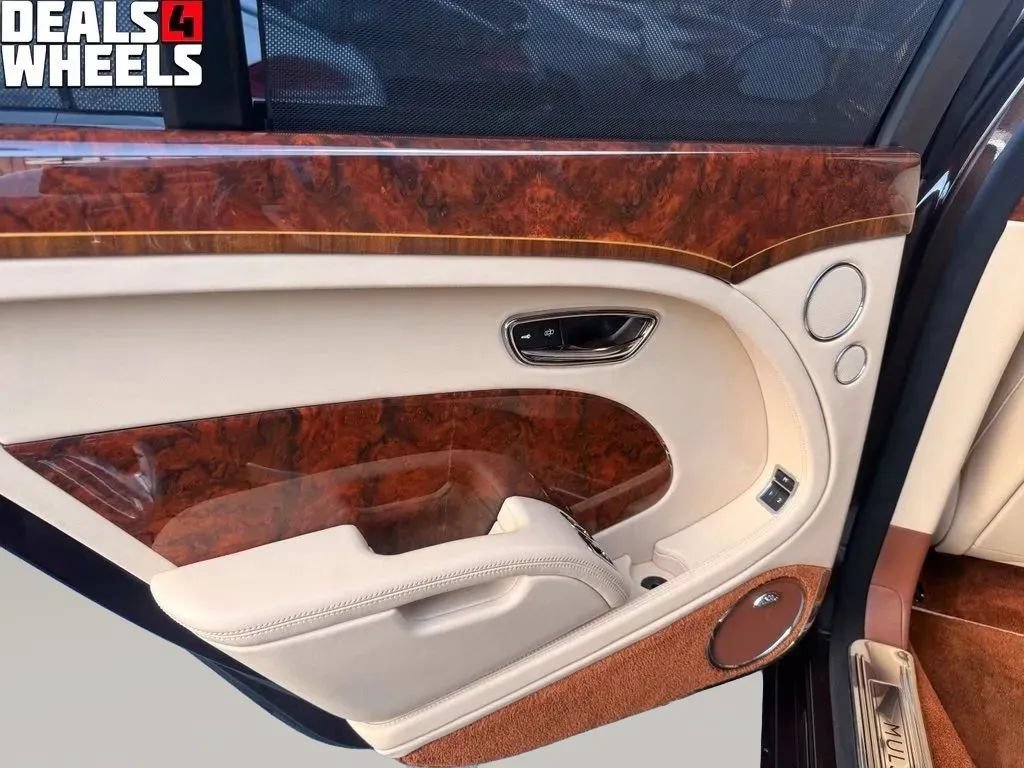 Used 2012 Bentley Mulsanne RWD image 20