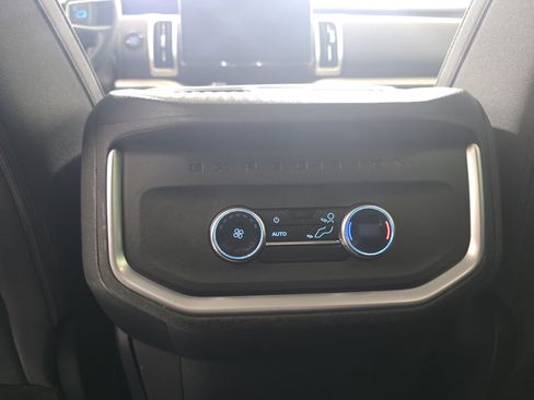 Certified 2025 Ford Expedition Active AWD/4WD image 29