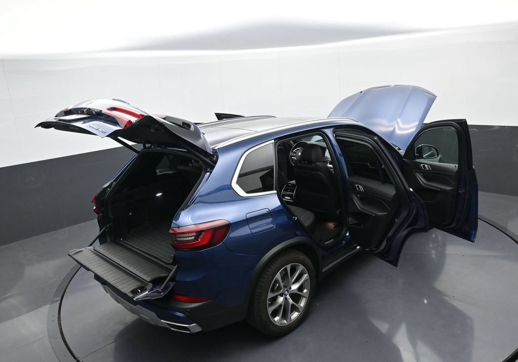 Used 2022 BMW X5 xDrive40i w/ Premium Package AWD/4WD image 43