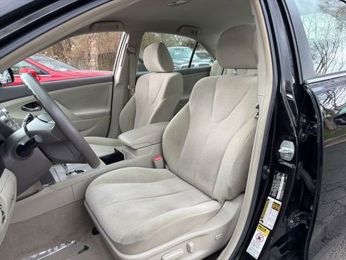 Used 2010 Toyota Camry image 7