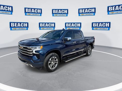 Used 2022 Chevrolet Silverado 1500 High Country w/ Z71 Off-Road Package AWD/4WD image 4