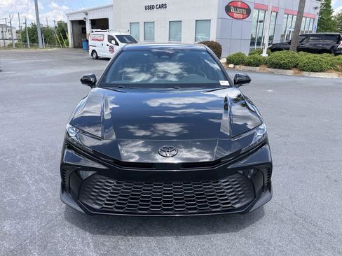 Used 2025 Toyota Camry SE FWD image 8