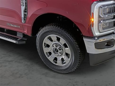 Used 2025 Ford F250 Lariat w/ Chrome Package image 14