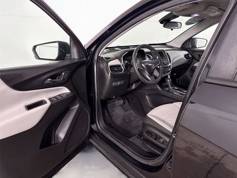 Used 2020 Chevrolet Equinox LS w/ LS Convenience Package image 3