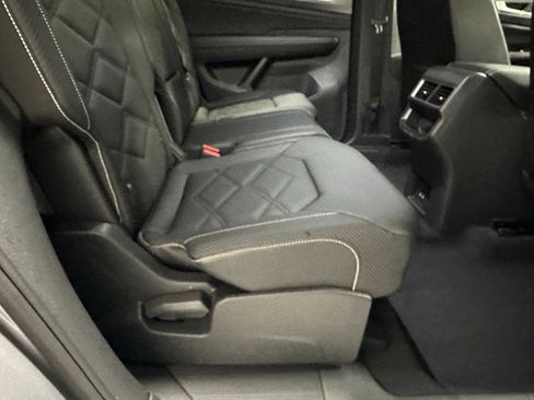 Used 2025 Volkswagen Atlas Cross Sport SE image 55