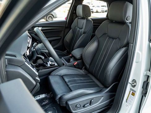 Used 2023 Audi SQ5 Premium Plus w/ Premium Plus Package image 13