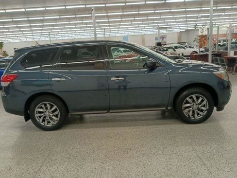 Used 2014 Nissan Pathfinder S FWD image 4