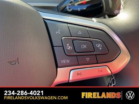 New 2025 Volkswagen Tiguan SE image 30