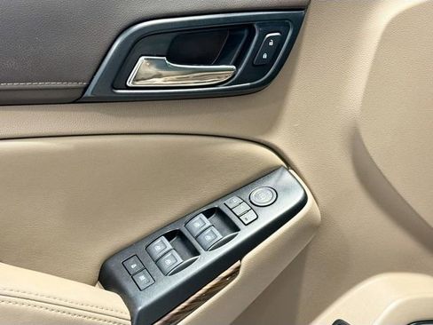 Used 2020 GMC Yukon XL SLT w/ Premium Edition image 16