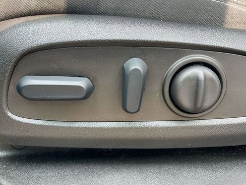 Used 2022 GMC Terrain SLE w/ Driver Convenience Package image 10