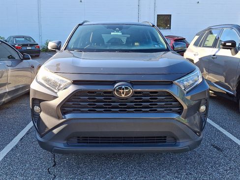 Used 2019 Toyota RAV4 XLE AWD/4WD image 2