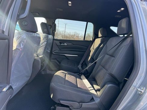 New 2026 Chevrolet Traverse LT image 32