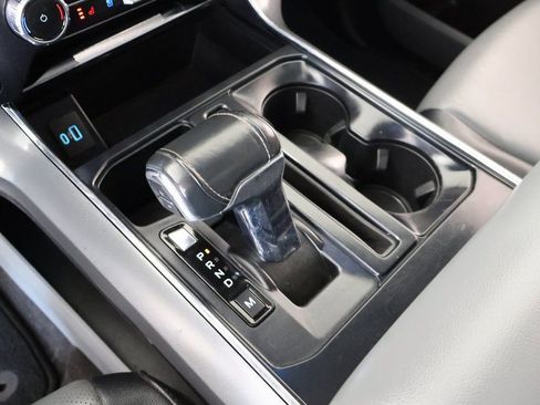 Used 2022 Ford F150 Lariat w/ Trailer Tow Package image 9