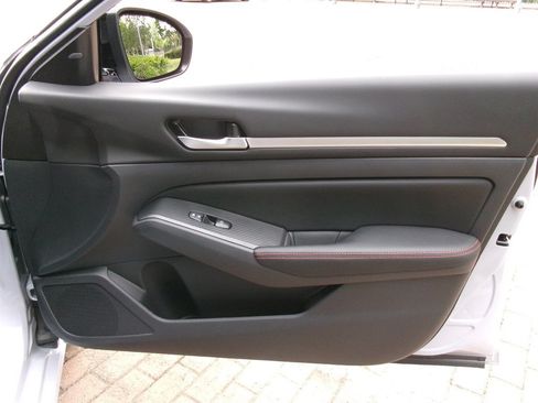 Used 2026 Nissan Altima 2.5 SR FWD image 24