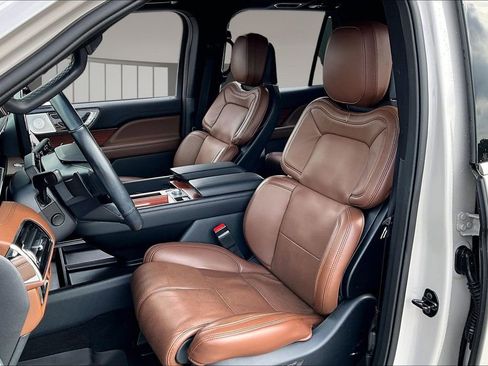Used 2024 Lincoln Navigator L Reserve AWD/4WD image 24