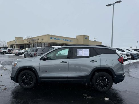 Used 2024 GMC Terrain AT4 image 25