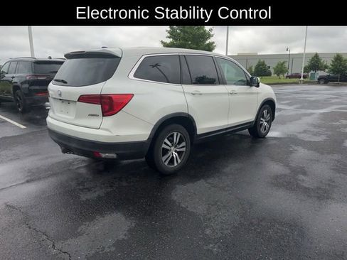 Used 2017 Honda Pilot EX image 5