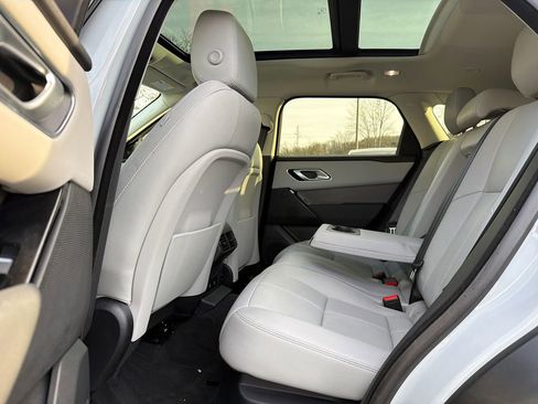 Used 2025 Land Rover Range Rover Velar Dynamic SE image 18