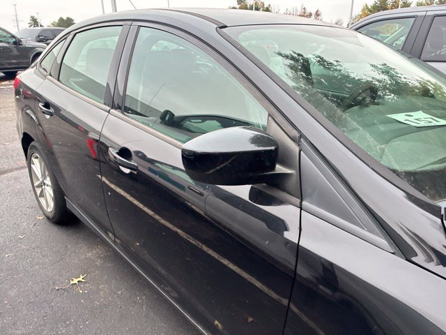 Used 2018 Ford Focus SE FWD image 4