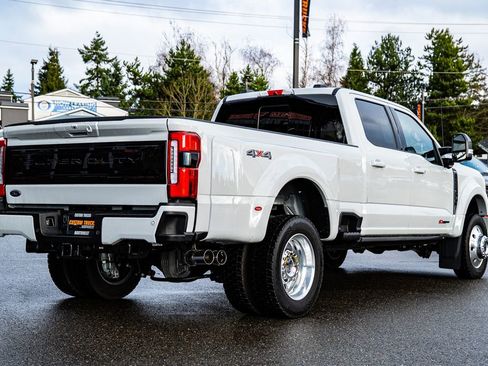 Used 2025 Ford F450 Platinum image 4