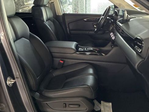 Used 2024 Honda Pilot Touring image 23