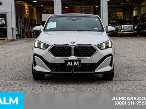 Used 2025 BMW X2 xDrive28i image 11
