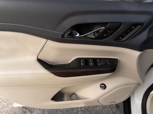 Used 2022 GMC Acadia Denali w/ Denali Ultimate Package image 12