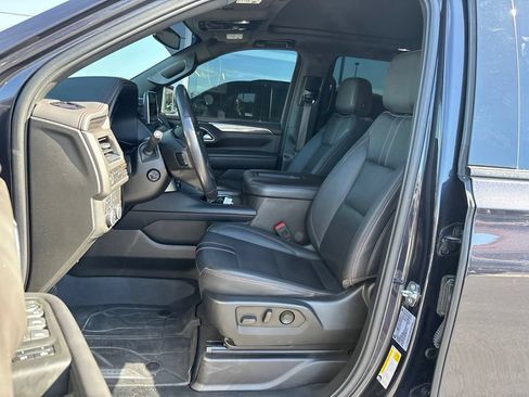 Used 2022 Chevrolet Tahoe RST w/ Luxury Package AWD/4WD image 11