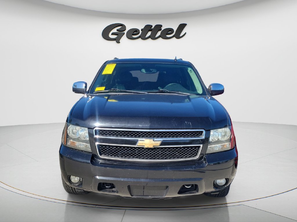 Used 2008 Chevrolet Suburban LTZ w/ LTZ Preferred Equipment Group RWD image 4