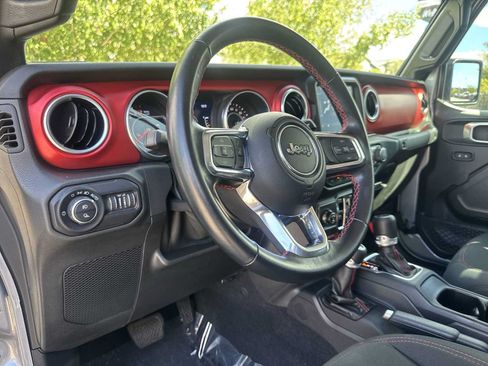 Used 2021 Jeep Gladiator Rubicon AWD/4WD image 17