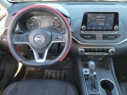 Used 2022 Nissan Altima 2.5 SV AWD/4WD image 9