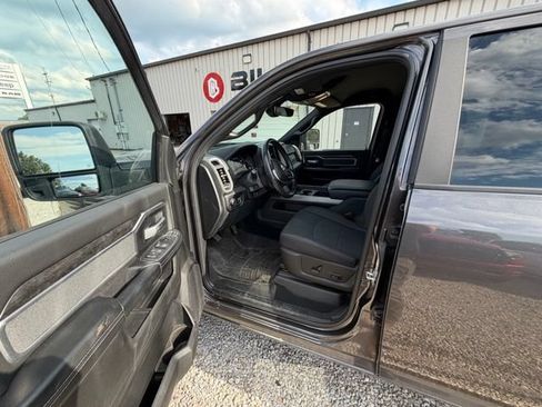 Used 2023 RAM 2500 Big Horn w/ Night Edition AWD/4WD image 4