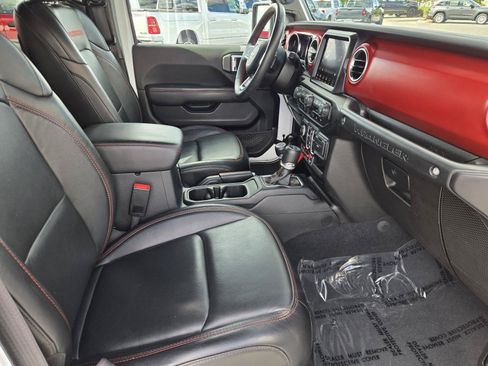Used 2023 Jeep Wrangler Unlimited Rubicon w/ Safety Group AWD/4WD image 34