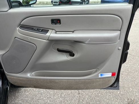 Used 2005 Chevrolet Avalanche Z71 w/ Preferred Equipment Group image 36