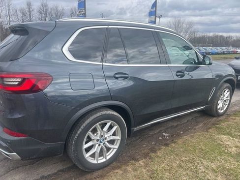 Used 2022 BMW X5 xDrive45e w/ Climate Comfort Package image 2