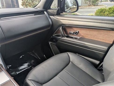 Used 2024 Land Rover Range Rover SE image 15