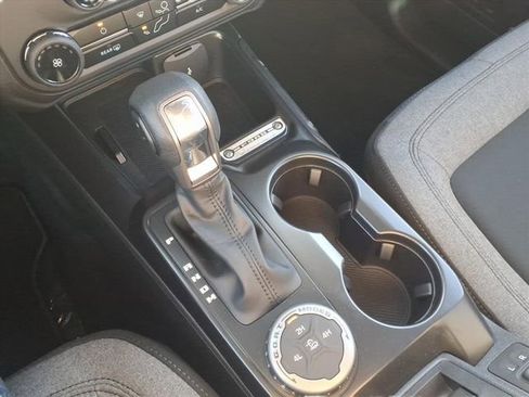 New 2025 Ford Bronco 4-Door AWD/4WD image 15