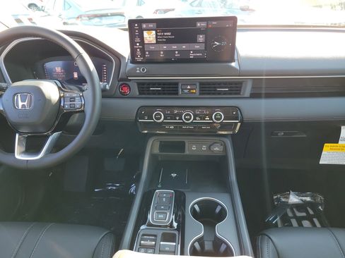 New 2026 Honda Pilot Touring image 5