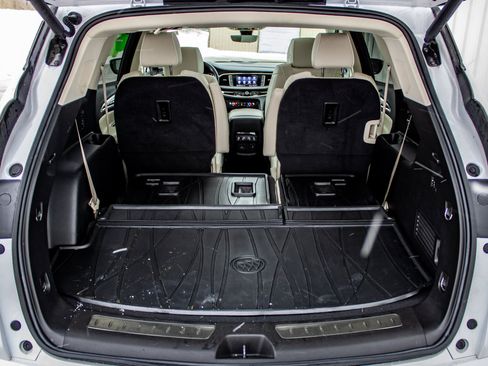 Used 2023 Buick Enclave Avenir w/ Avenir Technology Package image 27