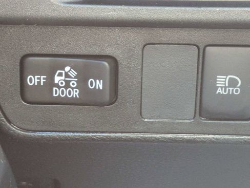 Used 2019 Toyota Tacoma SR5 image 27