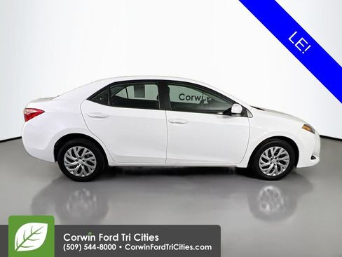Used 2019 Toyota Corolla LE FWD image 18