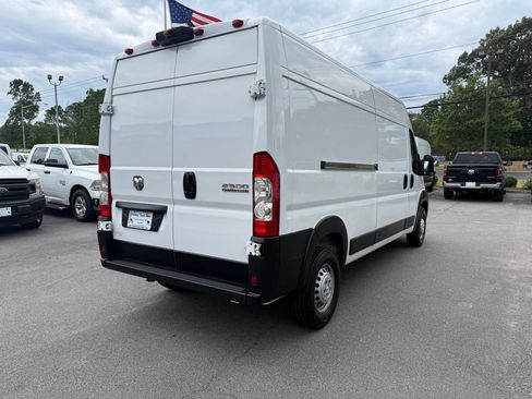 Used 2025 RAM ProMaster 2500 w/ Convenience Group FWD image 10