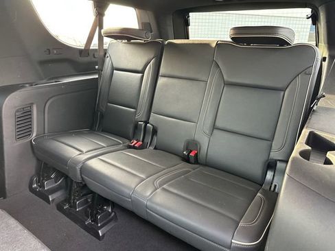 Used 2024 Chevrolet Suburban Premier image 14